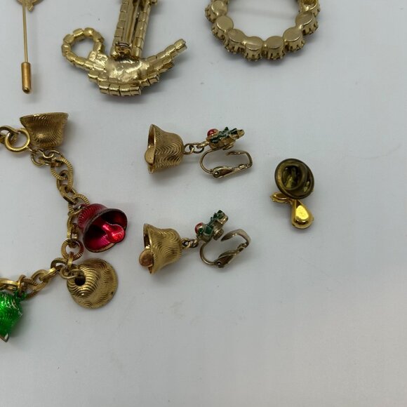 Christmas Jewelry Lot  Brooches Bracelet Earrings Vintage Modern Holly Candle - Picture 13 of 16